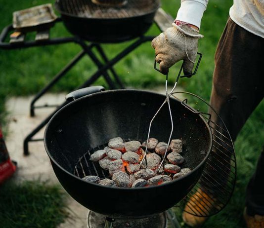 Best Charcoal Briquettes for Smoking and grilling